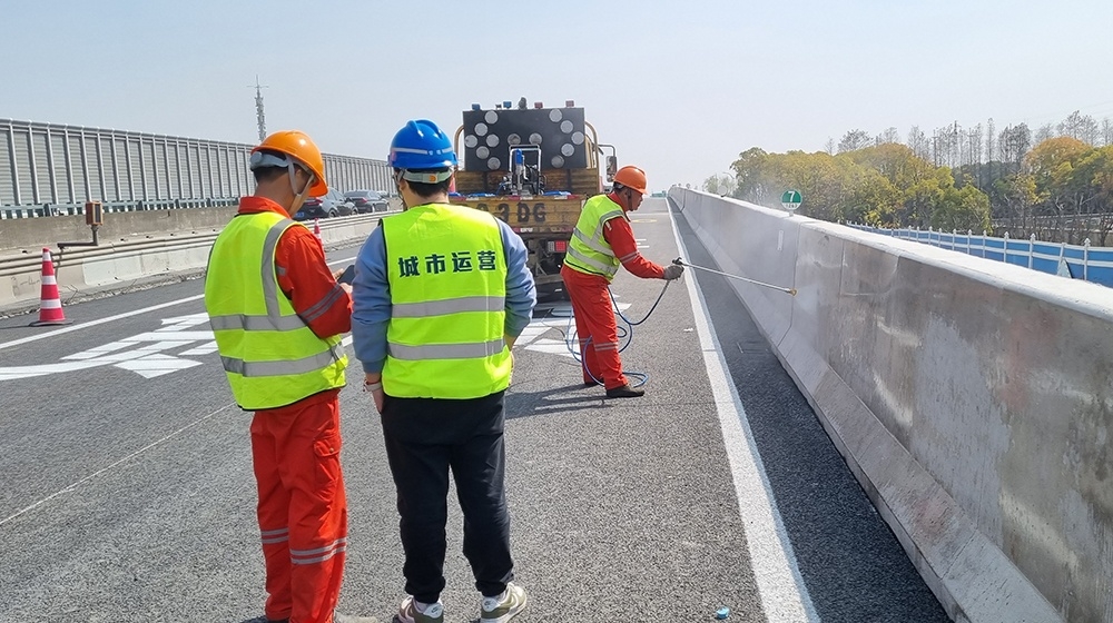 表面超疏水乳液-上海嘉瀏高速公路20公里混凝土護欄保潔工程