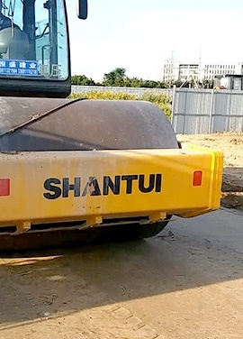 重型壓路機壓路